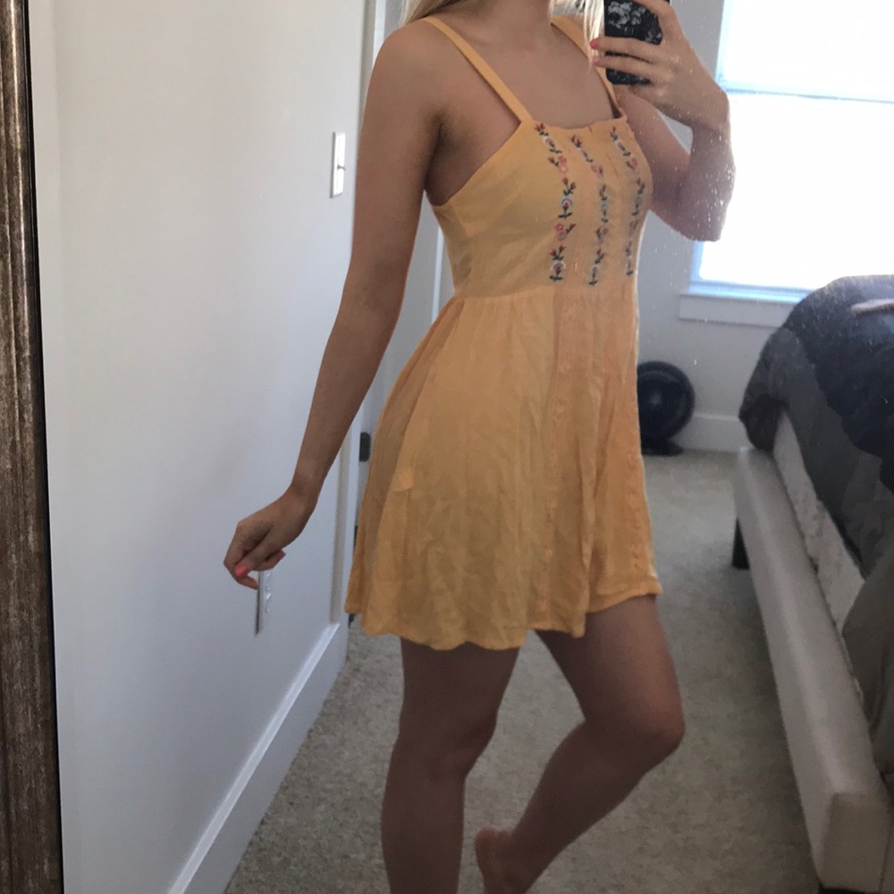 SOLD ✨ F21 Sunny Floral Embroidered Corset Hook D… - Picture 3 of 13